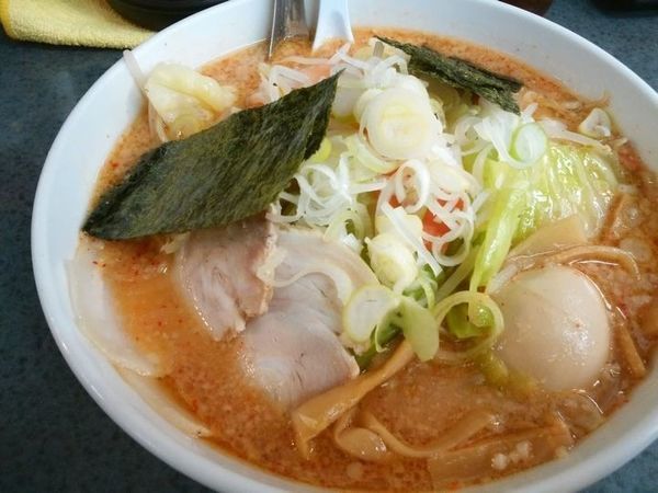 「ハッスル味噌うま辛野菜ラーメン＋味玉（固ゆで）」@ハッスルラーメンホンマ 亀戸本店の写真
