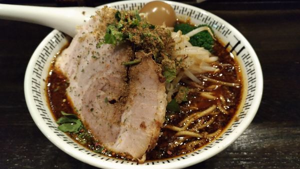 「特製スパイスラーメン大盛り、辛さスパイス増し」@スパイス・ラー麺 卍力の写真
