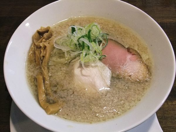 「【限定】背脂らぁ麺（塩）（850円）」@麺.SUZUKiの写真
