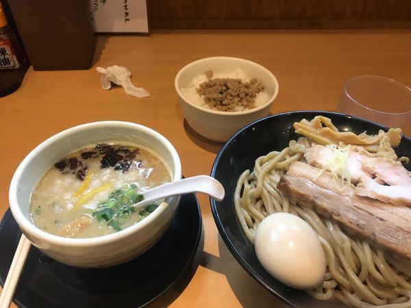 「濃厚鶏白湯つけ麺トッピング全乗せ、本日の肉飯」@麺堂 稲葉の写真