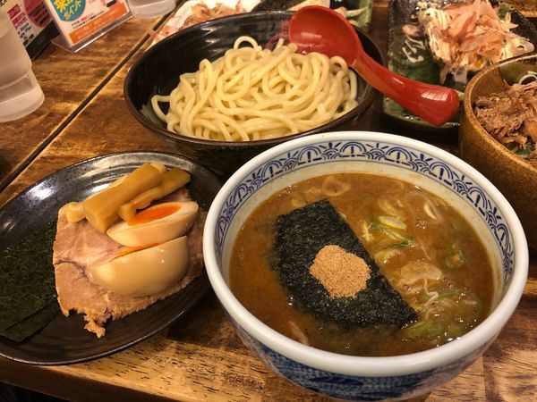 「三田盛りつけ麺 中 熱盛り」@つけ麺専門店 三田製麺所 新宿西口店の写真