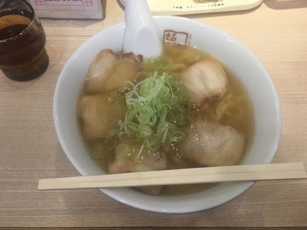 「喜多方ラーメン 650円」@喜多方ラーメン坂内 新宿西口思い出横丁店の写真
