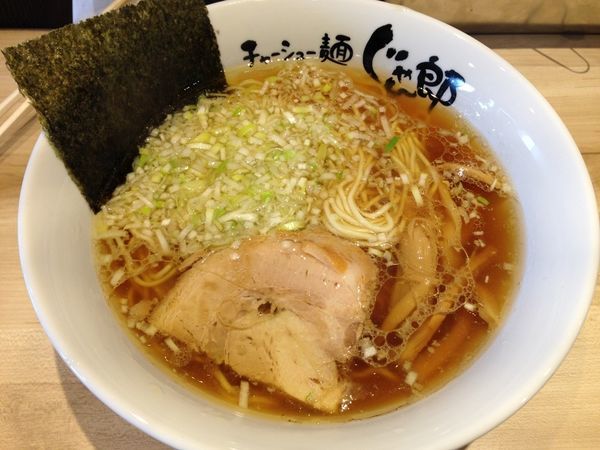 「醤油ラーメン」@チャーシュー麺 じゃん郎の写真