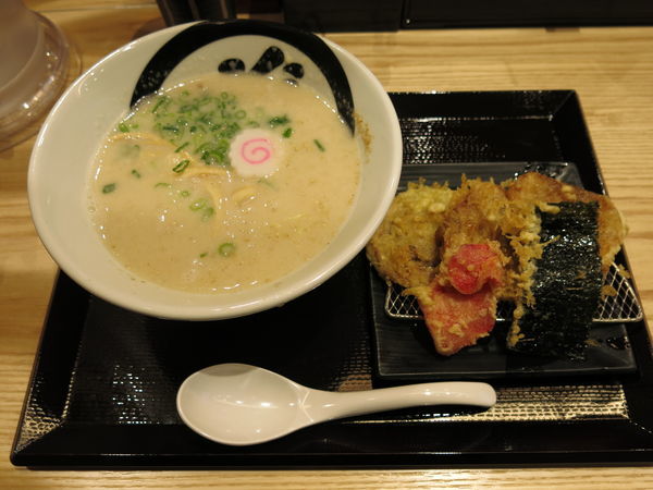 「胡麻豚骨らぁ麺：980円」@天丼・らぁ麺 ハゲ天の写真