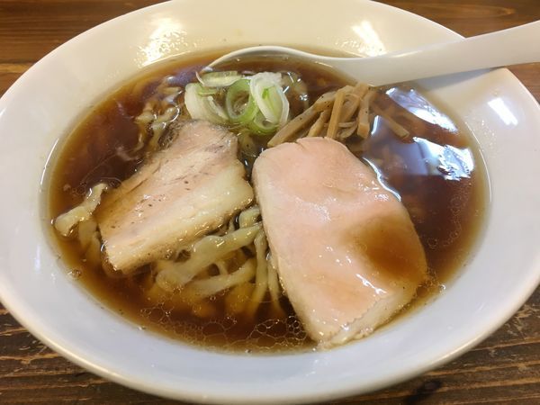 「醤油らー麺」@くじら食堂の写真