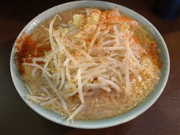 「小ブタ（830円）ヤサイニンニクアブラトウガラシ少し」@ラーメン二郎 JR西口蒲田店の写真
