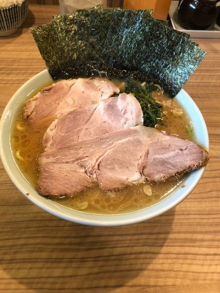 「ラーメン中チャーシュー」@ラーメン 清水家の写真