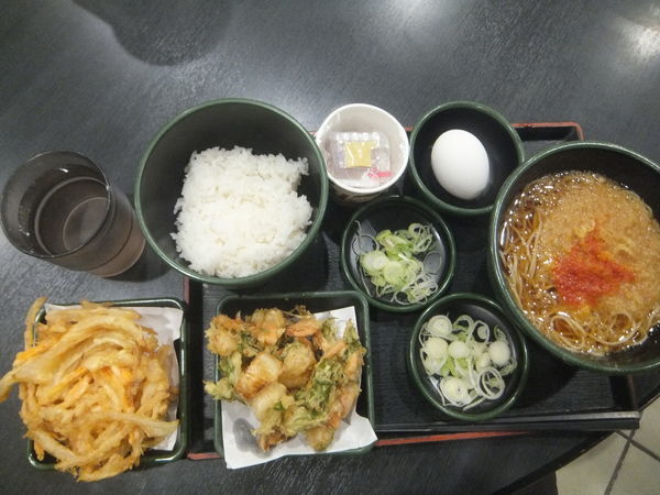 「朝そば(納豆)360円＆季節のかき揚げ200円＆かき揚げ」@ゆで太郎 佐倉王子台店の写真