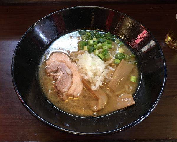 「濃厚豚骨煮干ラーメン」@はなびやの写真