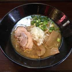 濃厚豚骨煮干ラーメン