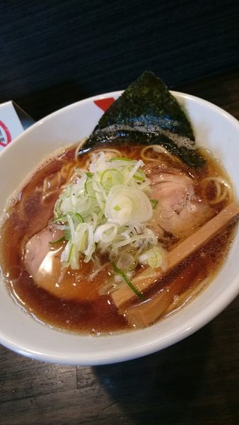 「しょうゆらーめん  750円」@燵家製麺の写真