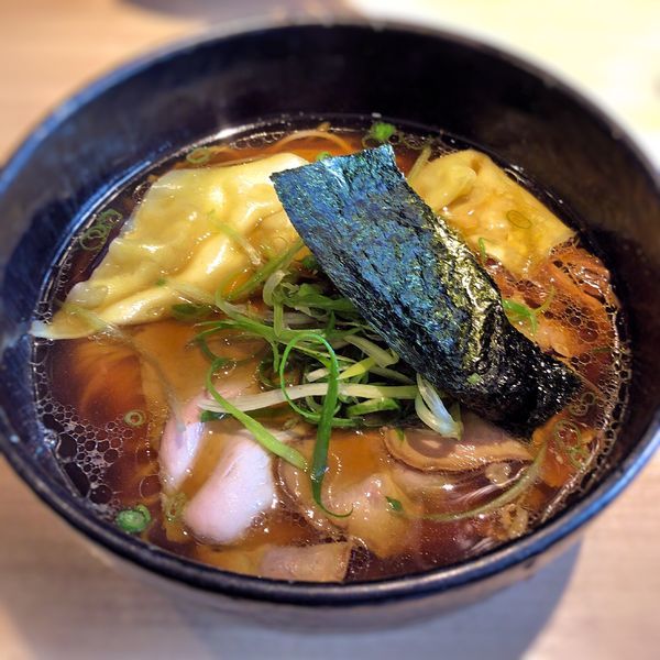 「醤油雲呑」@姫路麺哲の写真
