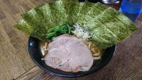 「ラーメン(麺硬め･味濃いめ)＋海苔(SNSクーポン)」@藤澤家の写真