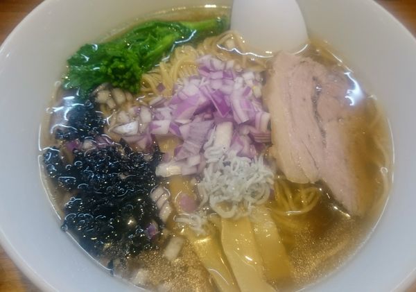 「煮干し醬油ラーメン（限定、９８０円）＋チキンカレー」@神田らぁめん 悠 HARUKAの写真