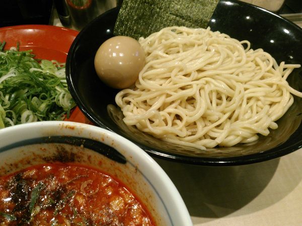 「麻辣担々つけ麺 ￥680・ネギだく ￥100・味玉」@替玉千里眼 志木店の写真