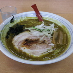 室蘭カレーらーめん じぇんとる麺 弥生店の画像