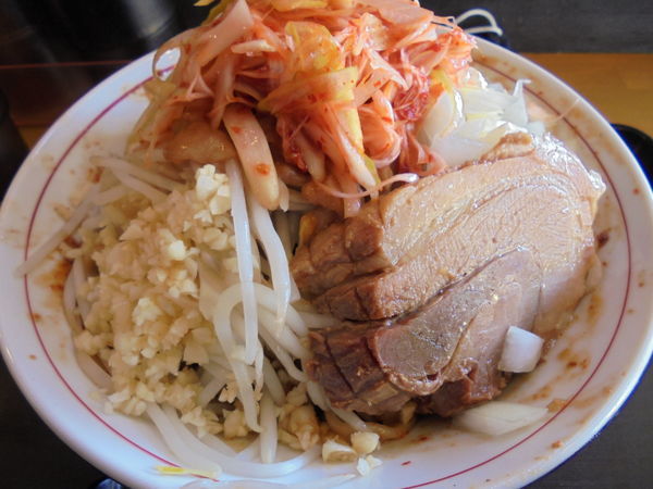 「限定味噌油そば(大盛＋辛ネギ)」@火の豚 東武動物公園店の写真
