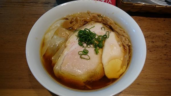 「特製醤油ラーメン」@ラーメン屋 トイ・ボックスの写真