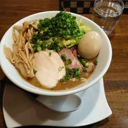 濃厚魚介とんこつ