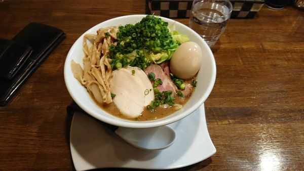 「濃厚魚介とんこつ」@麺.SUZUKiの写真