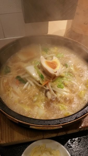 「醤油らーめん」@石焼らーめん 火山 下北沢店の写真