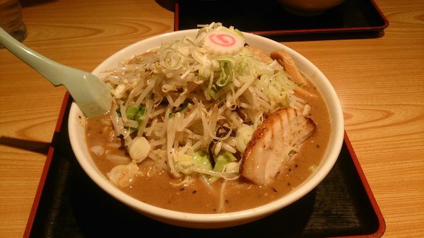 「みそ野菜ﾗｰﾒﾝ880円+ﾒｶﾞ盛り300円」@常勝軒 総本店の写真