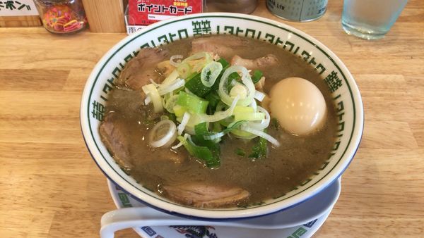 「こってりこくにぼ肉中華そば＋無料トッピング(味玉、メンマ、ねぎ）」@中華そばムタヒロ 国立店の写真