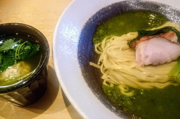 「鶏塩つけそば めかぶ餡（限定、１１００円）」@饗 くろ㐂の写真