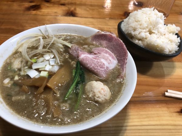 「背脂煮干しラーメン」@麺処 雀尊の写真