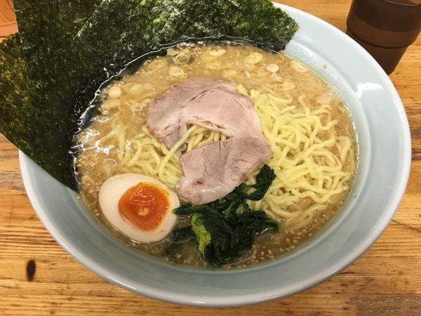 「ラーメン大盛固め濃いめ」@濱壱家の写真