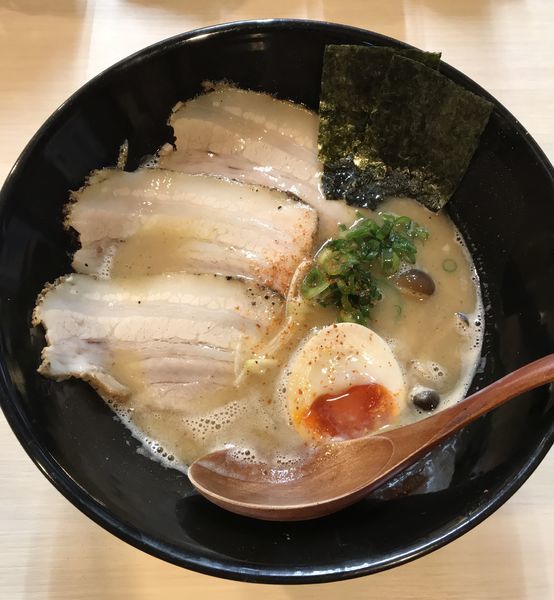「真道チャーシュー麺」@鶏と魚介らぁ麺 komugiの写真