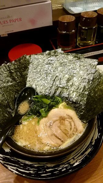 「のり豚骨ラーメン(醤油、硬め濃いめ多め)」@希家の写真