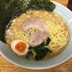 ラーメン大盛固め濃いめ