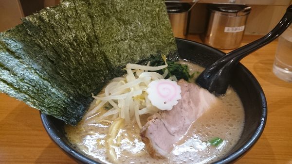 「ラーメン（690円）＋海苔（100円）＋ライス（0円）」@横浜ラーメン てっぺん家 元住吉店の写真