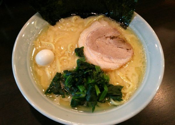 「ラーメン並(醤油)+小ライス 630+100円」@横浜家系ラーメン じゃん家の写真