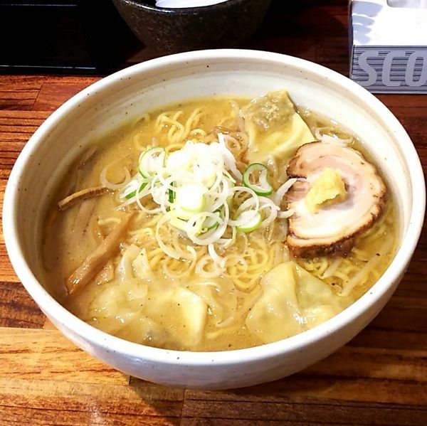 「味噌(大盛)＋ワンタン」@らーめん 福籠の写真