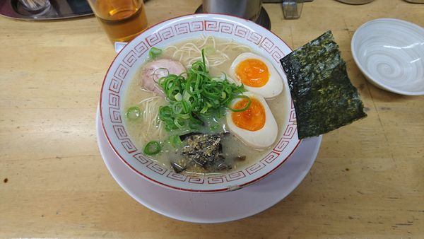 「博多ラーメン650+味玉100+替え玉100」@らーめん家 一歩の写真
