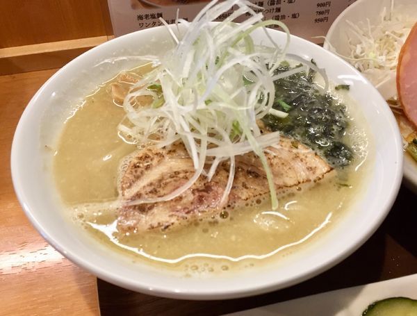 「定食＋塩らーめん」@家族のらーめん食堂 はないち 春日町店の写真