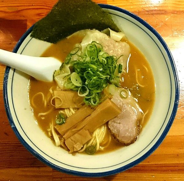 「濃厚魚介わんたんめん」@瞠 池袋店の写真