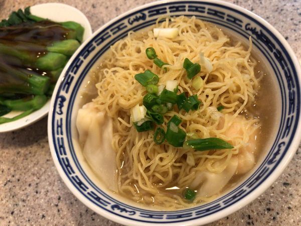 「招牌雲吞麵＋郊外油菜」@沾仔記の写真