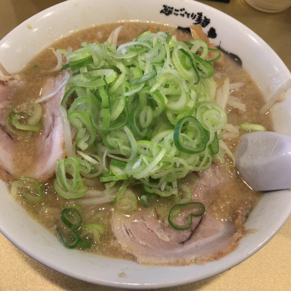 「しょうゆラーメン 750円」@超ごってり麺 ごっつ 亀戸本店の写真