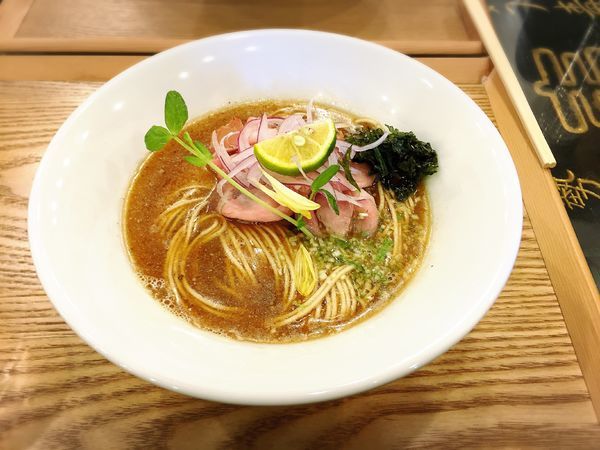 「金煮干しそば＋味付き替え玉」@麺's キッチン RIRIの写真