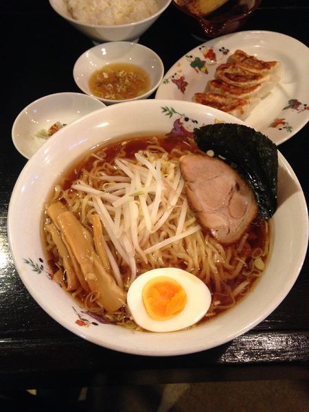 「醤油拉麺 大盛  餃子 ライス」@白河多加水麺 奥我の写真