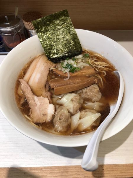 「紫、ワンタン麺」@Soy Sauce Ramen Janya 醤屋の写真