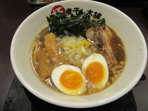 「味玉初代極煮干醤油らぁめん（９８０円）」@極煮干し本舗 荒川沖店の写真