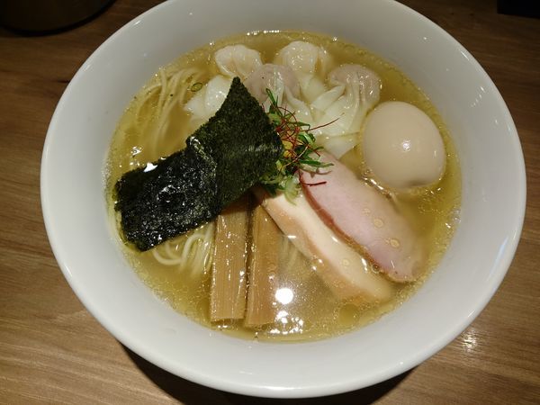 「白旨にこにこワンタン麺900円+味付玉子100円」@中華soba いそべの写真