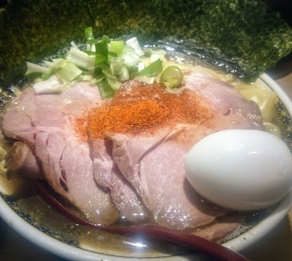 「特製すごい煮干しラーメン（スープは合わせ）」@ラーメン凪 川口東口駅前店の写真