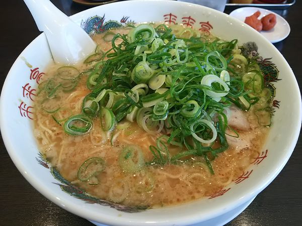 「こってりラーメン　（大盛り）※ネギ：多め、チャーシュー：脂身」@来来亭 飯田店の写真
