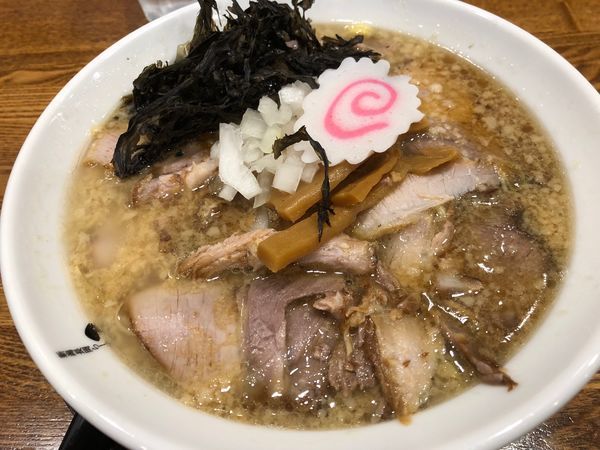 「背脂醤油チャーシュー」@新潟長岡らーめん みずさわ 東川口店の写真