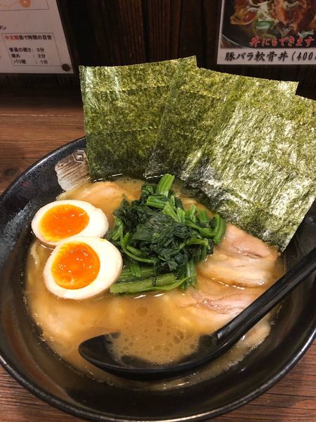 「チャーシュー麺並、硬め濃いめ」@らーめん あじどのの写真